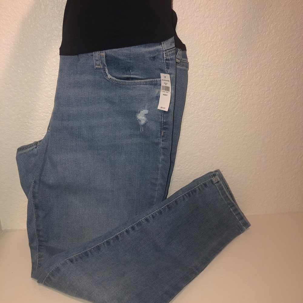BNWT GAP maternity jeggings!